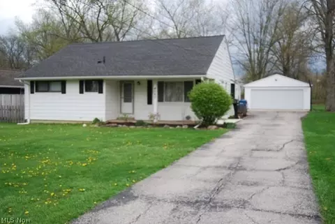 4567 Canterbury Rd, North Olmsted, OH 44070
