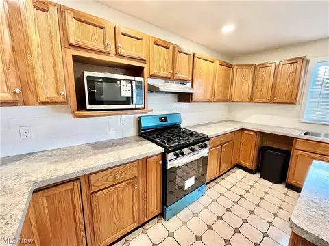 Kitchen - 3621 Vineland Ave, Ashtabula, OH 44004 photo 1 of 4