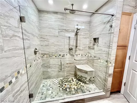 Bath - 3621 Vineland Ave, Ashtabula, OH 44004 photo 3 of 3