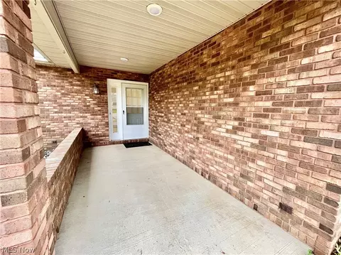 Exterior - 3621 Vineland Ave, Ashtabula, OH 44004 photo 2 of 6