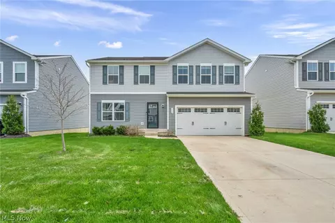 172 Wildflower Dr, Elyria, OH 44035 photo 2