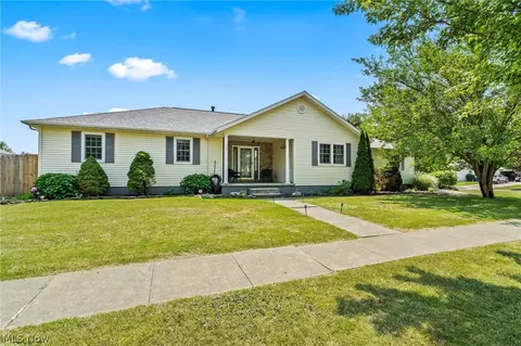 325 Fieldstone Ct, Wellington, OH 44090