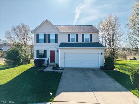 211 Burkdale Ct, Wadsworth, OH 44281