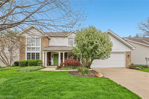 3 Wenden Ct, Bratenahl, OH 44108