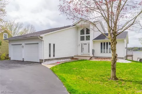 1408 River Rd, Lake Milton, OH 44429