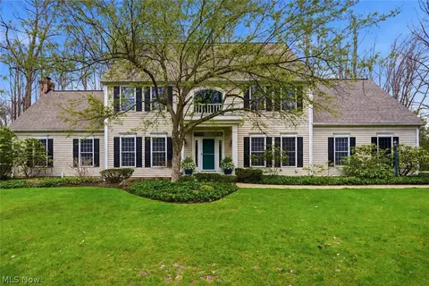 7730 Brayton Trl, Chagrin Falls, OH 44023