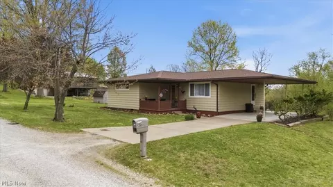 215 Highland Lake Ter, Washington, WV 26181