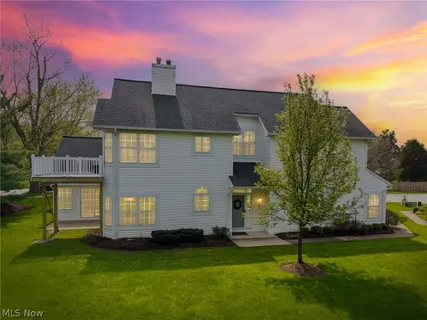 116 Vista Ct, North Olmsted, OH 44070