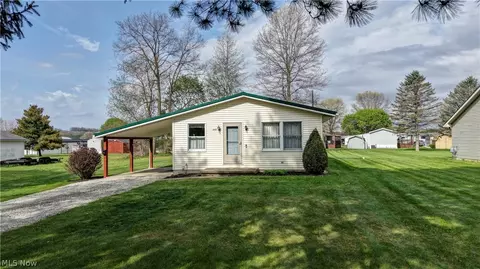 445 N George St, West Lafayette, OH 43845