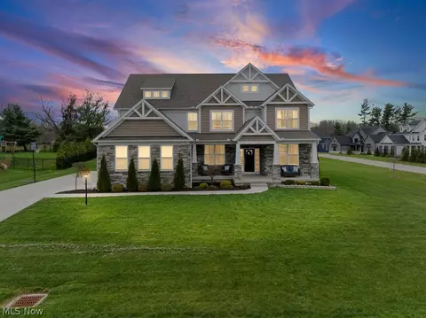 1316 Skyland Falls Blvd, Hinckley, OH 44233