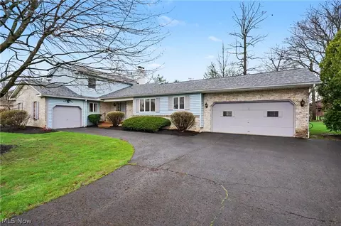 8625 Four Seasons Trl, Poland, OH 44514