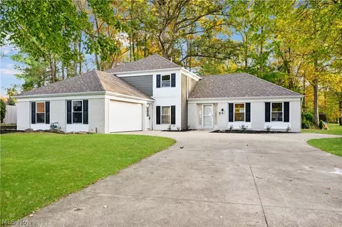 20121 Driftwood Ct, Strongsville, OH 44149