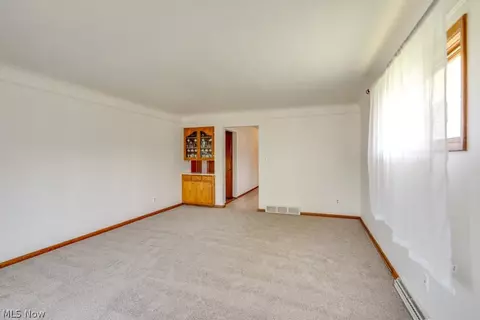 1089 Dayton St, Akron, OH 44310 photo 5
