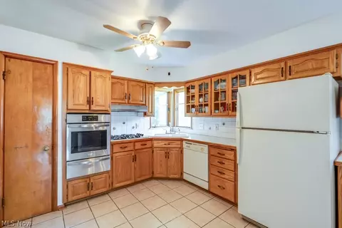 1089 Dayton St, Akron, OH 44310 photo 11