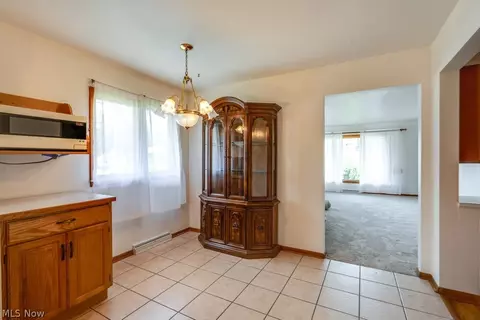 1089 Dayton St, Akron, OH 44310 photo 8