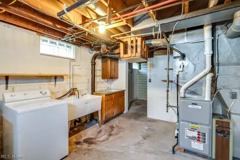 1089 Dayton St, Akron, OH 44310 photo 22