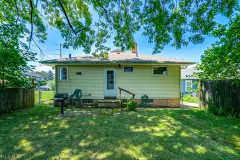 1089 Dayton St, Akron, OH 44310 photo 27