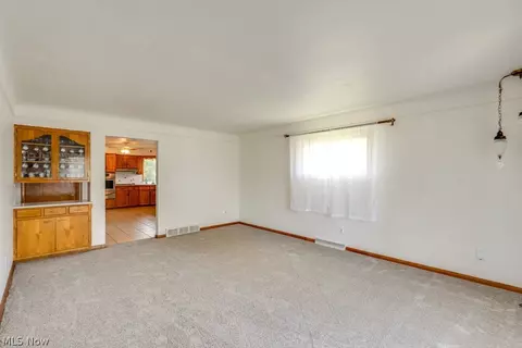 1089 Dayton St, Akron, OH 44310 photo 7
