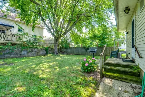 1089 Dayton St, Akron, OH 44310 photo 28