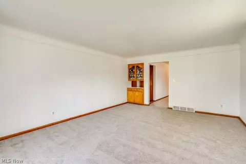 1089 Dayton St, Akron, OH 44310 photo 6