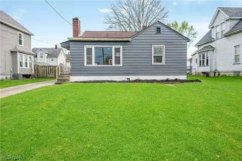 34 Helen Ave, Niles, OH 44446