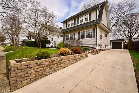 1813 Glenmount Ave, Akron, OH 44301