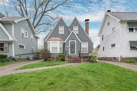 1294 Giel Ave, Lakewood, OH 44107