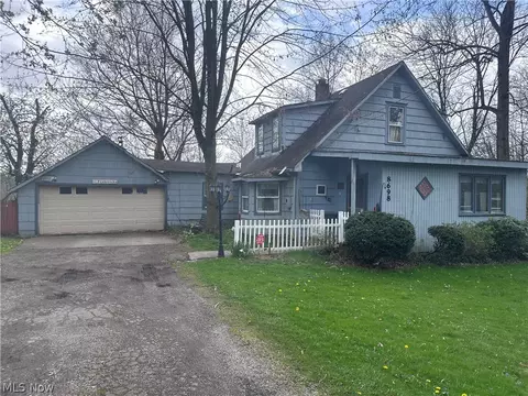 8698 Howland Springs Rd, Warren, OH 44484
