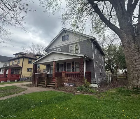 1836 E 33rd St, Lorain, OH 44055 photo 2
