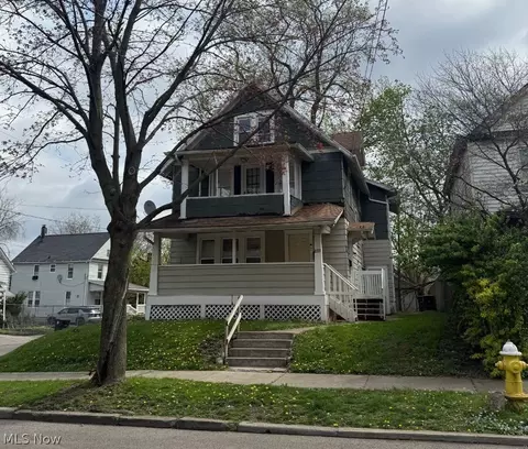 897 Avon St, Akron, OH 44310 photo 2