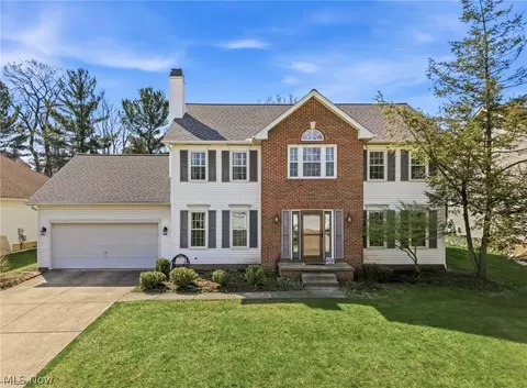 5415 Andover Dr, Parma, OH 44134