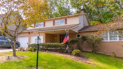 121 Beckett Ct, Saint Clairsville, OH 43950