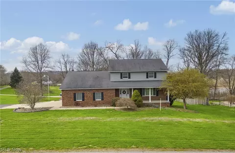 11870 Dupont Rd, Washington, WV 26181