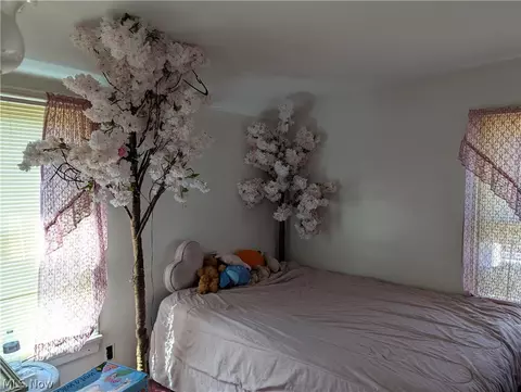 Bedroom - 1490 E 1492 E 250th St, Euclid, OH 44117 photo 1 of 2