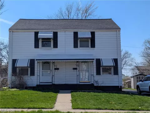 1490 E 1492 E 250th St, Euclid, OH 44117