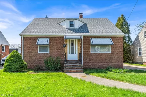 226 E 242nd St, Euclid, OH 44123