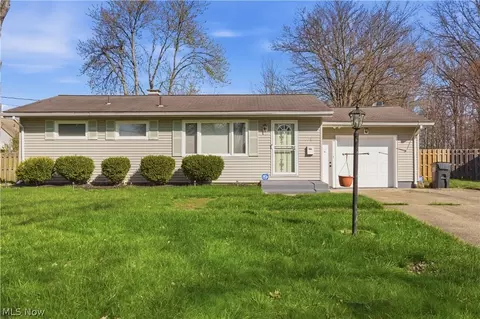 3702 Cumberland Cir, Youngstown, OH 44515