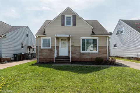 6103 Allanwood Dr, Parma, OH 44129