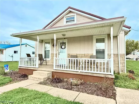 6 7th St, Belpre, OH 45714 photo 2