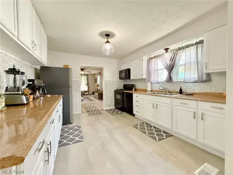6 7th St, Belpre, OH 45714 photo 9