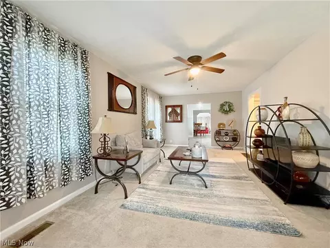 6 7th St, Belpre, OH 45714 photo 5