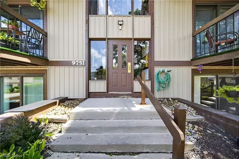 9751 Sunrise Blvd #M10, North Royalton, OH 44133