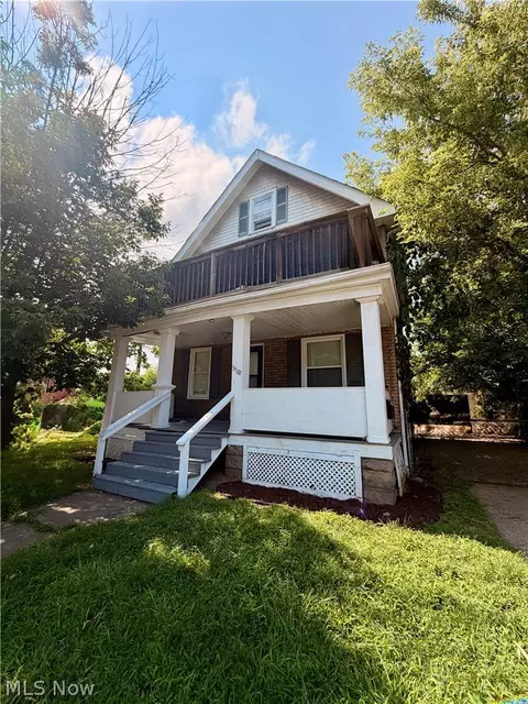 3588 W 66th St, Cleveland, OH 44102