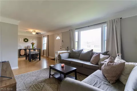 Living - 3003 Park Dr, Parma, OH 44134 photo 4 of 4