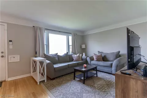 Living - 3003 Park Dr, Parma, OH 44134 photo 3 of 4