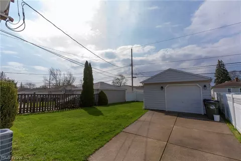 Exterior - 3003 Park Dr, Parma, OH 44134 photo 2 of 5