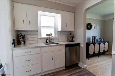 Kitchen - 3003 Park Dr, Parma, OH 44134 photo 3 of 5