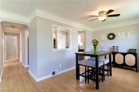 Entry Way - 3003 Park Dr, Parma, OH 44134 photo 1 of 2