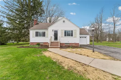 9340 Avery Rd, Broadview Heights, OH 44147