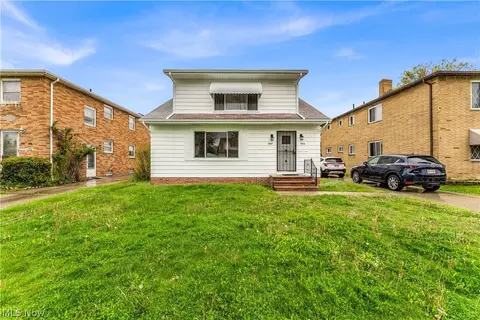 927 E 216th St, Euclid, OH 44119